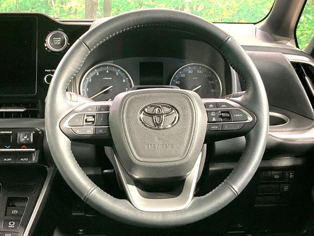 ステアリングも使用感が少なく、きれいな状態となっております♪