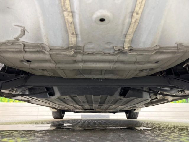 ��D�]�𒸂��Ă���܂��{�f�B�̒e�X�v���b�V���R�[�g���D�]��t���B�ʏ�̃K���X�R�[�g�ƈقȂ�A�ϋv�N��6�N�̖��@���K���X�R�[�e�B���O���A�{�f�B���L���C�ȏ�Ԃɕۂ��Ă���܂��B