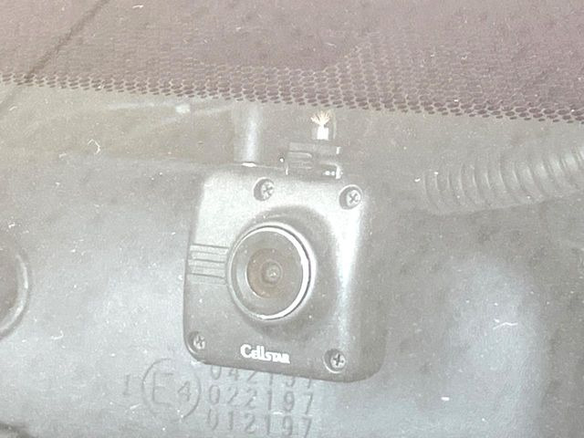 【ドライブレコーダー】安心・安全なカーライフに必須のドライブレコーダーを装備!走行中はもちろん、あおり運転や事故に遭遇した際の状況も映像で記録し、万一のリスクに備えます。