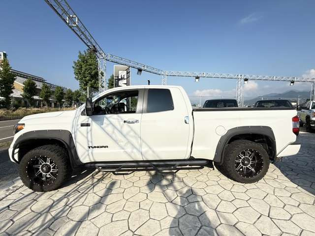 タンドラダブルキャブ SR5 4.6 V8