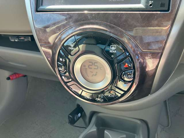 ★オートエアコン★好みの温度をセットするだけで、エアコンの強さや風量を自動でコントロール★