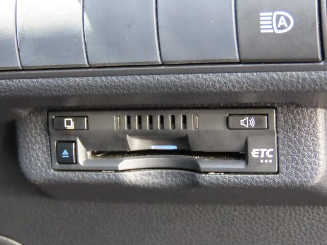 ETCも装備していますよ!ETC車載機を利用すると高速料金が割引に!!サイフにも優しい装備ですね♪