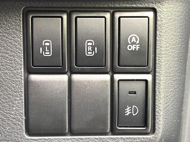 【両側パワースライドドア】スマートキーや運転席のスイッチで後席両側スライドドアの開閉が可能♪電動だから力を入れてドアを開ける必要が無く、小さなお子様でも簡単に開け閉めでき快適です♪