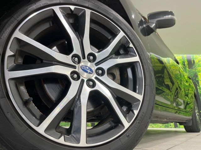 【純正17インチアルミホイール】外観にマッチした純正アルミホイールを装着しております。各種社外アルミホイールや、スタッドレスタイヤも取扱いしております。是非ご相談ください♪