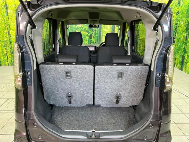 普段のお買い物や通勤、送迎等に十分な荷室スペースを確保しております。セカンドシートを倒すと、大きな荷物の積載も可能です♪