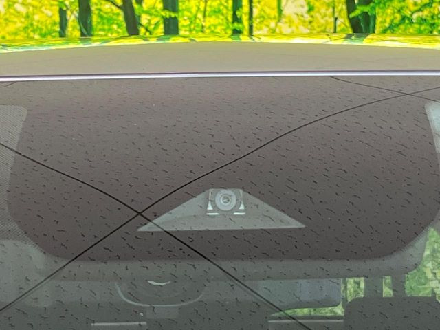 �y�C���e���W�F���g�G�}�[�W�F���V�[�u���[�L�z�t�����g�J�����őO���̎ԗ�����s�҂����m�B�Փ˂������Ȏ��͏Փ˔�Q�y���u���[�L���쓮�A�Փˉ�����T�|�[�g�B�����S�Ƀh���C�u�����y���݂��������܂��B