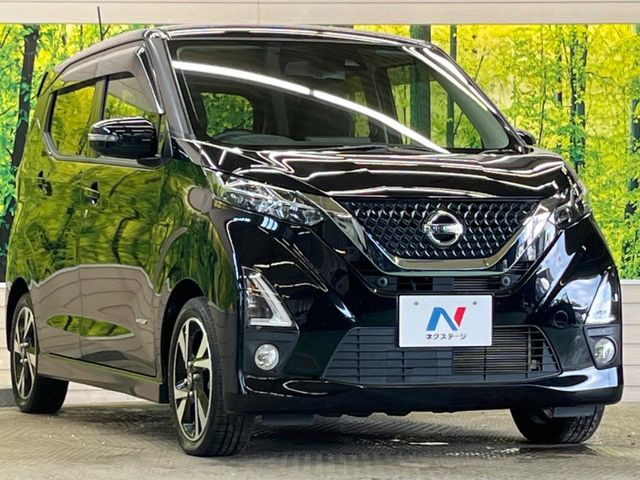 『オリジナルボディコーティング「弾スプラッシュコート」は強い透明度&撥水力を実現したガラスコーティング!ご契約時の同時施工をおすすめいたします。詳しくはスタッフまで♪』