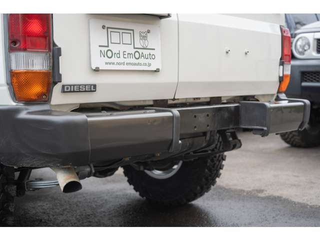 ���m���ł��BSTD�O���[�h�̃o���p�[�̓��b�L�ł͂������܂���B