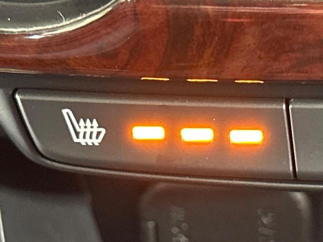 【シートヒーター】寒い日に重宝するシートヒーター!エアコンより早く温まってくれるので寒がりの人も安心ですね♪エアコンの温風は乾燥するから苦手、という方にもをおすすめです。