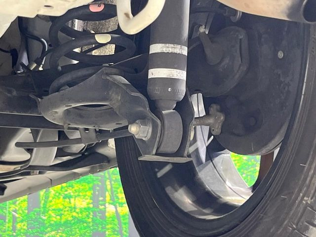 お車を安心してお乗りいただく為には、足回りの定期点検が欠かせません。サービスサポート(有償保証)では無料点検もご提供しており、安心のカーライフをお過ごしいただけるサポート体制が整っています。