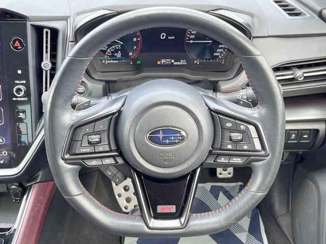 �y�����v�����X�e�A�����O�z�㎿�Ȋv���g�p���邱�ƂŁA��ɂ����������݂ƂĂ��^�]���₷���n���h���ł���