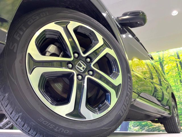 �y����17�C���`�A���~�z�C�[���z�O�ςɃ}�b�`���������A���~�z�C�[���𑕒����Ă���܂��B�e��ЊO�A���~�z�C�[����A�X�^�b�h���X�^�C�����戵�����Ă���܂��B���񂲑��k����������