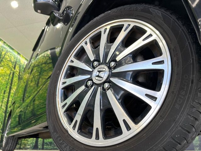 【純正15インチアルミホイール】外観にマッチした純正アルミホイールを装着しております。各種社外アルミホイールや、スタッドレスタイヤも取扱いしております。是非ご相談ください♪