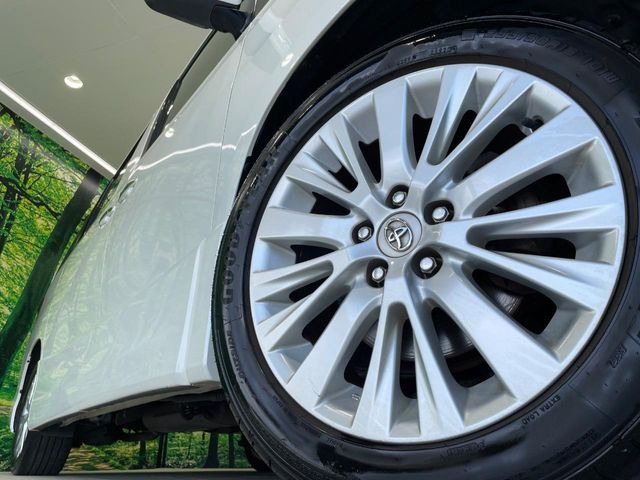 �y����18�C���`�A���~�z�C�[���z�O�ςɃ}�b�`���������A���~�z�C�[���𑕒����Ă���܂��B�e��ЊO�A���~�z�C�[����A�X�^�b�h���X�^�C�����戵�����Ă���܂��B���񂲑��k����������