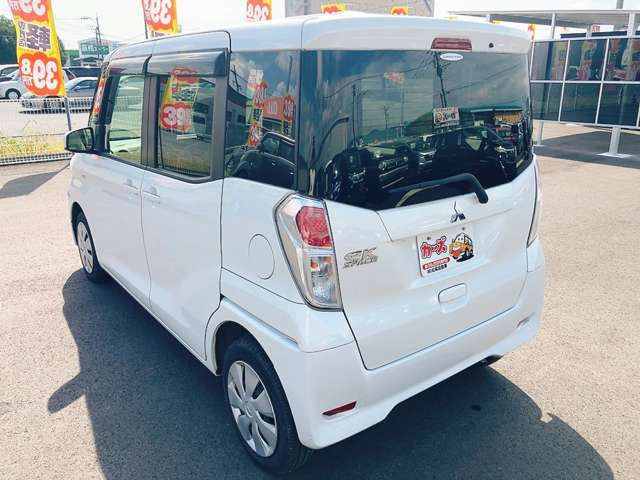 ���X�ł͌y�����Ԃ��畁�ʎԂ܂ŕ��L���I�[�����[�J�[�̎Ԏ�E�F�E�O���[�h��L�x�ɑ����Ă���܂��B