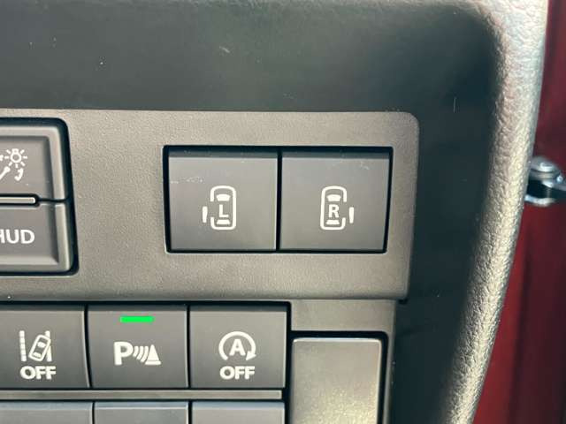 両側電動スライドドア