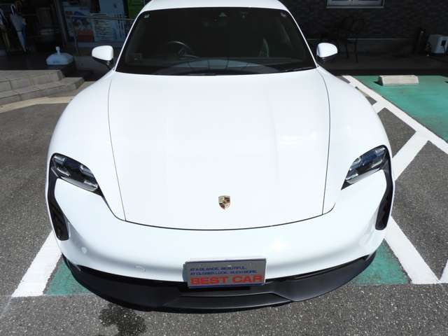 タイカン4S パフォーマンスバッテリー プラス 4シート 4WD