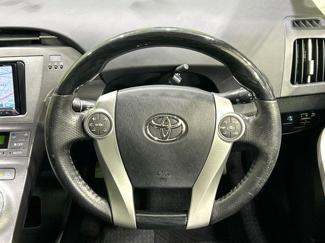 �y�����v�����X�e�A�����O�z�㎿�Ȋv���g�p���邱�ƂŁA��ɂ����������݂ƂĂ��^�]���₷���n���h���ł���