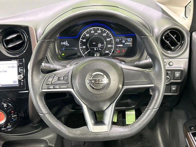 �y�����v�����X�e�A�����O�z�㎿�Ȋv���g�p���邱�ƂŁA��ɂ����������݂ƂĂ��^�]���₷���n���h���ł���