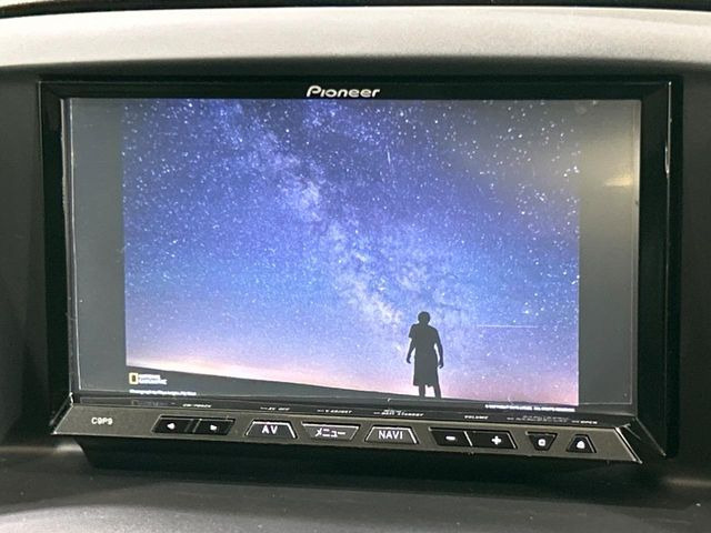 【ナビゲーション】使いやすいナビで目的地までしっかり案内してくれます。各種オーディオ再生機能も充実しており、お車の運転がさらに楽しくなります!!