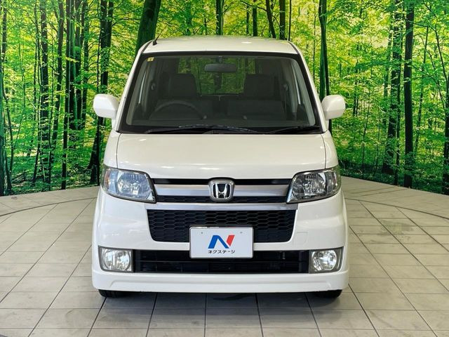 大好評を頂いておりますボディの弾スプラッシュコートも好評受付中。通常のガラスコートと異なる、耐久年数6年の無機質ガラスコーティングが、ボディをキレイな状態に保ってくれます。