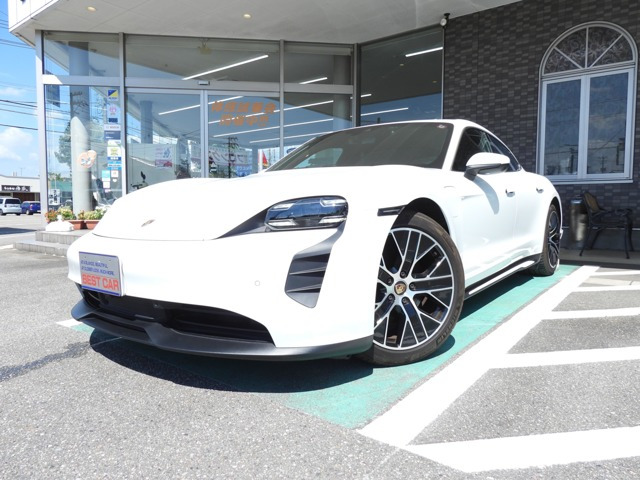 タイカン4S パフォーマンスバッテリー プラス 4シート 4WD