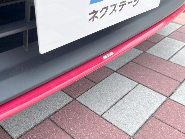 �ySTI�X�^�C���p�b�P�[�W�z�t�����g�E�T�C�h�E���A��STI�̃G�A���œ���B�O�ς̃X�|�[�e�B�[�����ۗ������Ă���邾���łȂ��A�������s���̋�̓o�����X���œK�����Ă���܂��B