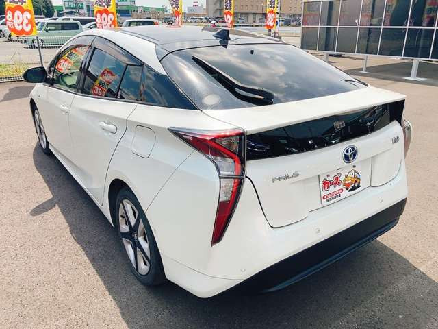 当店では軽自動車から普通車まで幅広くオールメーカーの車種・色・グレードを豊富に揃えております。