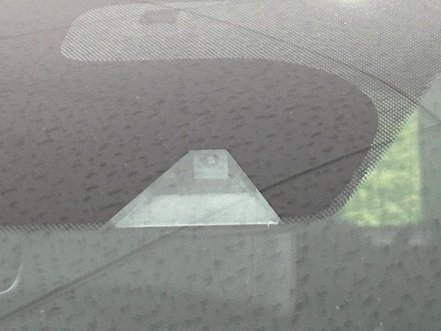 �y�C���e���W�F���g�G�}�[�W�F���V�[�u���[�L�z�t�����g�J�����őO���̎ԗ�����s�҂����m�B�Փ˂������Ȏ��͏Փ˔�Q�y���u���[�L���쓮�A�Փˉ�����T�|�[�g�B�����S�Ƀh���C�u�����y���݂��������܂��B