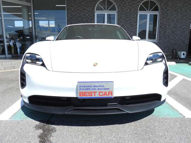 タイカン4S パフォーマンスバッテリー プラス 4シート 4WD