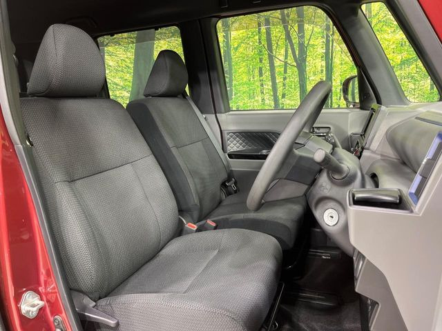 運転席シート廻りは使用感も少なく、良好な状態となっています。丁寧に使われていたことがよくわかりますね。