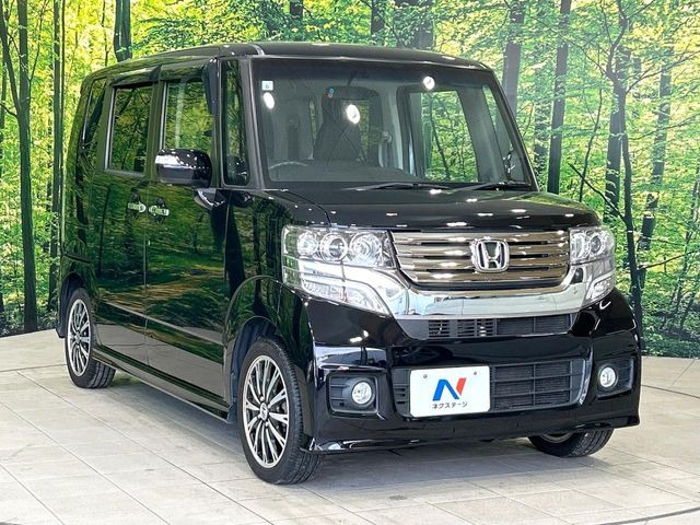 大好評のボディコーティング「弾スプラッシュコート」もご納車までに施工可能。通常のガラスコートと異なる、耐久年数6年の無機質ガラスコーティングが、ボディをキレイな状態に保ってくれます。