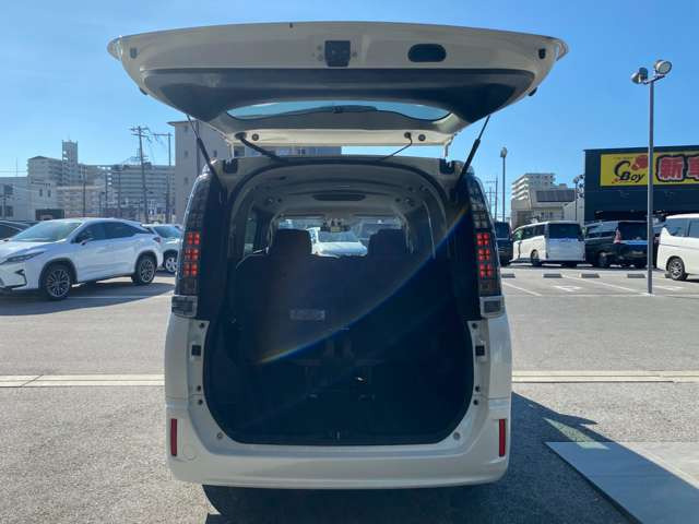 彦根インターからお車で3分とアクセス便利!近くには有名観光地の彦根城もありますので、観光と合わせてのご来店も良いですね♪活気溢れる自慢のスタッフがお客様のご来店をお待ちしております!