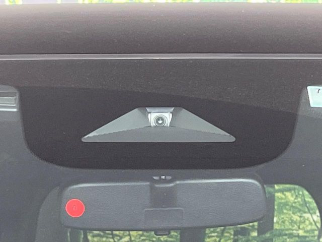 �y�z���_�Z���V���O�z���s���ɑO���̎ԗ�����F�����A�Փ˂������Ȏ��͌x��ƃu���[�L�ŏՓˉ���Ɣ�Q�y�����A�V�X�g�B�����S�Ƀh���C�u�����y���݂��������܂��B