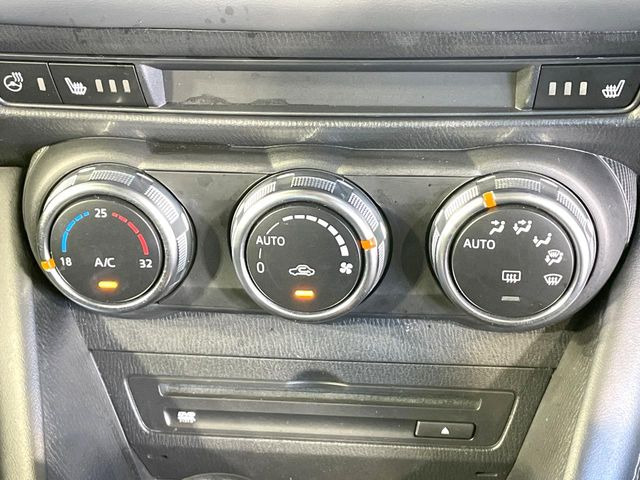 【シートヒーター】寒い日に重宝するシートヒーター!エアコンより早く温まってくれるので寒がりの人も安心ですね♪エアコンの温風は乾燥するから苦手、という方にもをおすすめです。