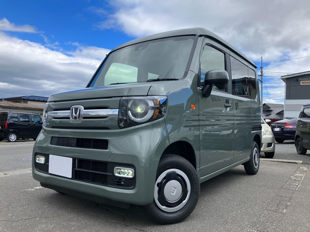 N-VANファン ターボ 4WD