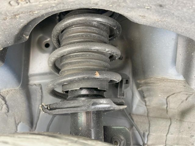 安心の最長10年・走行無制限保証(有償)をご用意。保証内容も充実はもちろん、無料点検&オイル交換や、年中無休の全国・24時間ロードサービスも付帯されておりますのでご安心下さい。