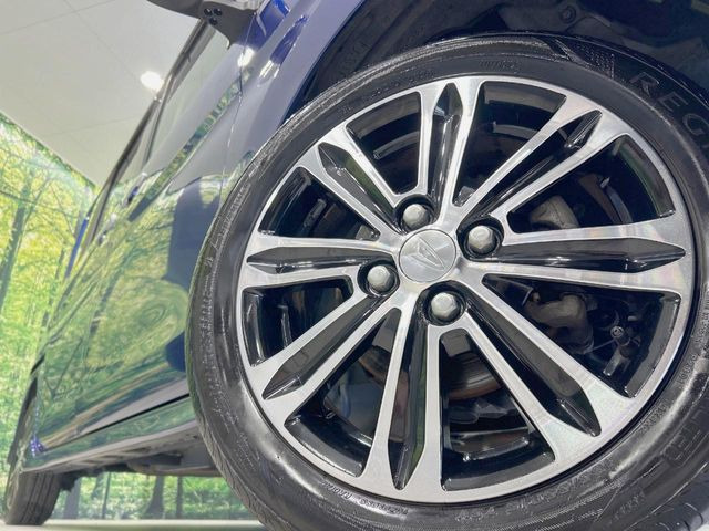 【純正15インチアルミホイール】外観にマッチした純正アルミホイールを装着しております。各種社外アルミホイールや、スタッドレスタイヤも取扱いしております。是非ご相談ください♪