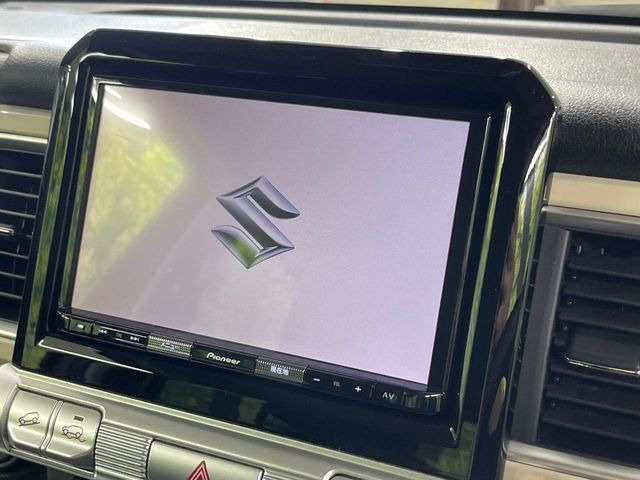 �y�����i�r�z�l�C�̏����i�r�𑕔����Ă���܂��B�i�r�̎g���₷���͂������A�I�[�f�B�I�@�\���[��!�L�����v�◷�s�͂������A�ʋ΂┃�����ȂǕ��i�̃h���C�u���y�����Ȃ�͂���