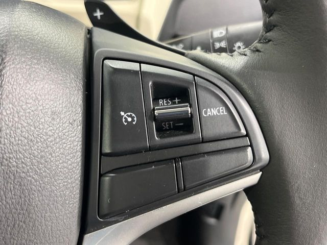 �y�N���[�Y�R���g���[���z�������H�����N���N���s�B�A�N�Z���𗣂��Ă���葬�x�ő��s���ł��A�������^�]���̕��S���y��!�����E�������ȒP�ȃX�C�b�`����Œ����ł��܂��B