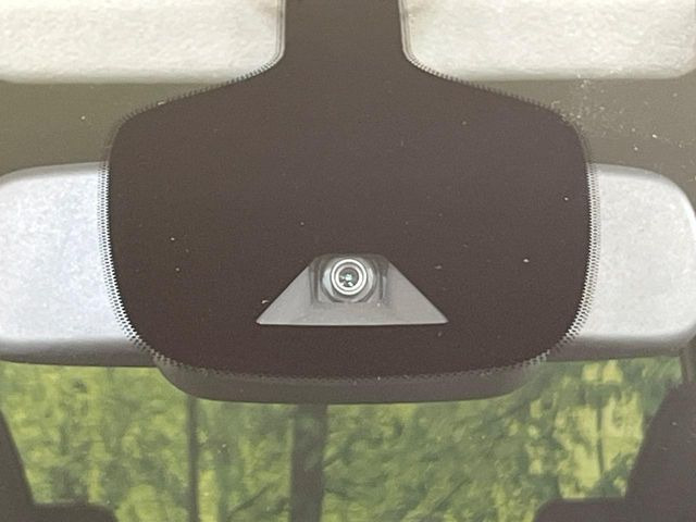 �y�G�}�[�W�F���V�[�u���[�L�z���s���ɑO���̎ԗ�����F�����A�Փ˂������Ȏ��͌x��ƃu���[�L�ŏՓˉ���Ɣ�Q�y�����A�V�X�g�B�����S�Ƀh���C�u�����y���݂��������܂��B