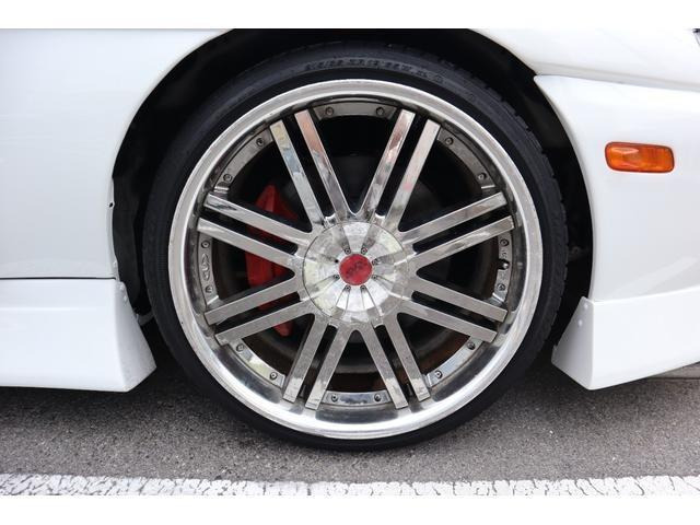 �O�i19�C���`AW�ł��B�O�^�C����5MM������܂����A���^�C���R�͂��܂�Ȃ��悤�Ȃ̂ł����Ō������K�v�ɂȂ�܂��B