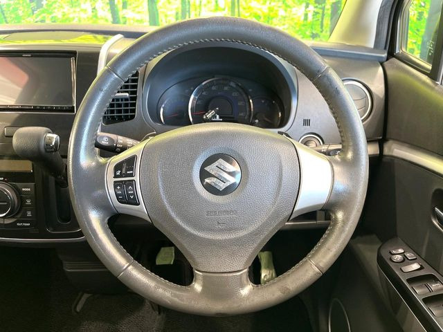 �y�����v�����X�e�A�����O�z�㎿�Ȋv���g�p���邱�ƂŁA��ɂ����������݂ƂĂ��^�]���₷���n���h���ł���