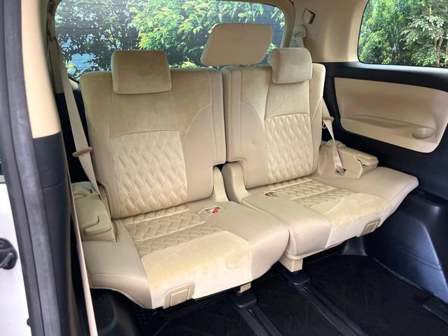 3列目シートはもちろん状態良好☆大人でもゆったりと座って頂けますので、大人数でのお出かけもラクラクです♪ご家族で、気の知れた仲間で、ドライブに行くのが楽しみですね♪