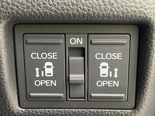 �y�����X���C�h�h�A�z���ԏ�ŗׂ̎ԂƂ̊Ԋu���������ɂ������A�X���C�h�h�A�Ȃ���S!�h�A�I�[�v������������炸�A�J�������L���̂ŏ��~�肪�Ƃ��Ă��ȒP�ł��B�傫�ȉו��̏o���������Ȃ���\��