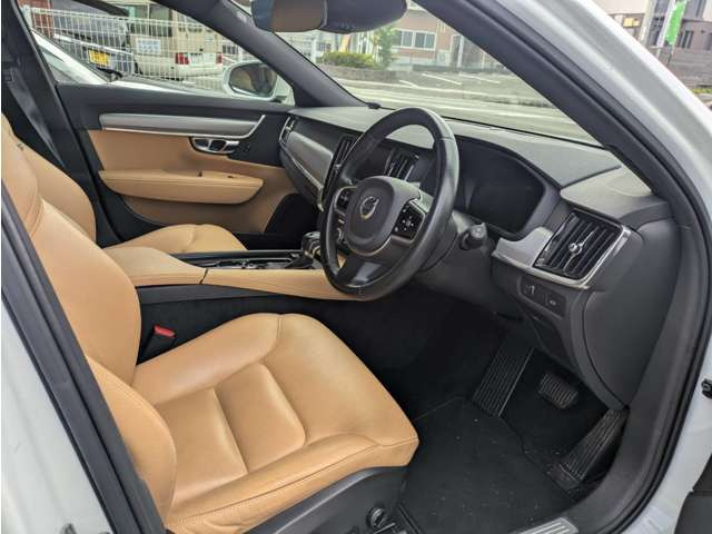 V90T6 AWD Rデザイン 4WD