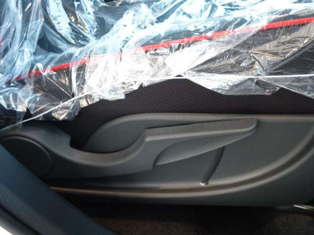 �^�]�Ȃɂ̓V�[�g���t�^�[���t���Ă��܂��̂ō����ɂ��킹�ăh���C�r���O�|�W�V���������߂��܂��B