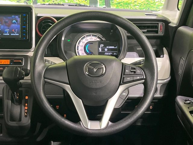 ステアリングも使用感が少なく、きれいな状態となっております♪