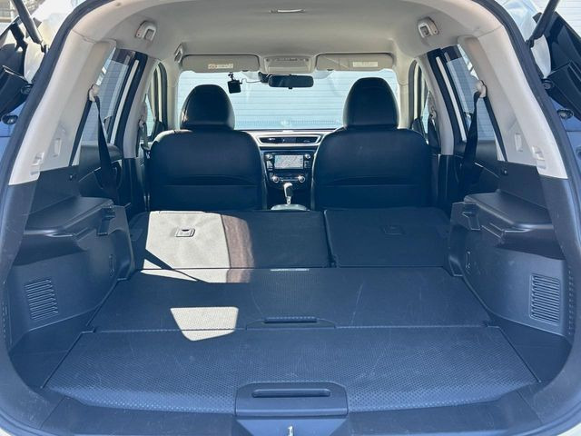 ドライバーによって運転しやすいポジションは異なり、あの車はどうなのか不安なこともありますよね。気になるお車は店頭で乗り込んでご確認いただけます♪