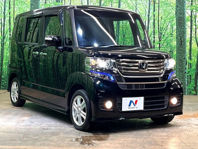 大好評のボディコーティング「弾スプラッシュコート」もご納車までに施工可能。通常のガラスコートと異なる、耐久年数6年の無機質ガラスコーティングが、ボディをキレイな状態に保ってくれます。